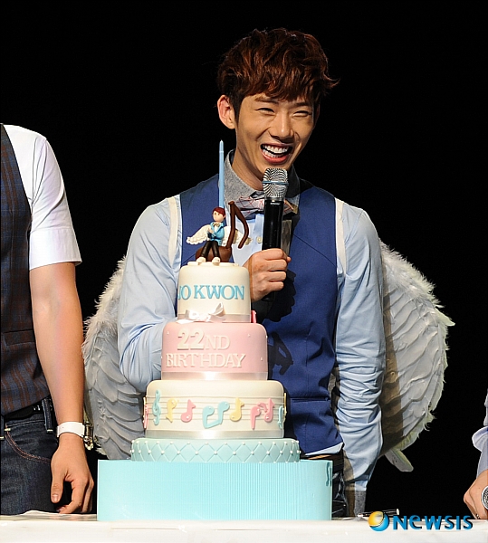  Jo Kwon يحتفل بعيد ميلاده Nisi20100829_0003338960_web
